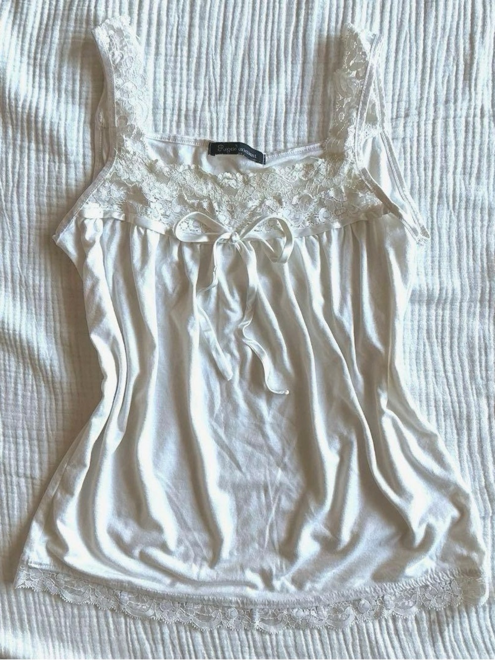 moving sale 💕 - J-Fashion white/cream lace tank top size m